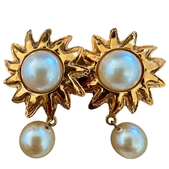 Vintage Chanel 80's/90's Gold Sun White Faux Pearl Dangle Clip On Earrings - Picture 1 of 5